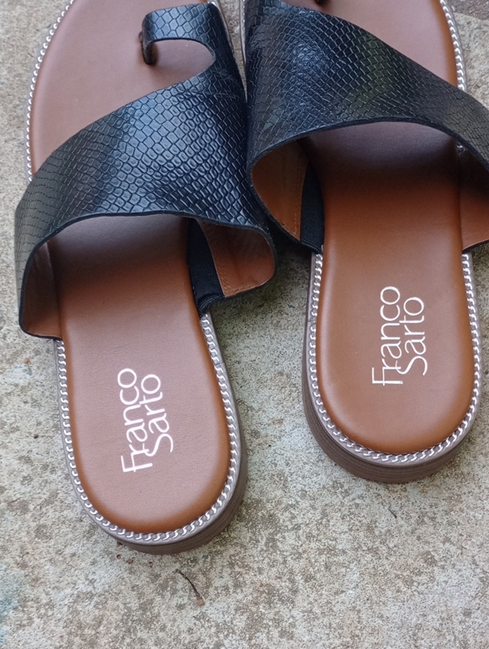 Franco Sarto Black Textured Toe-Loop Slide Sandals with Brown Footbed - Picture 6 of 8